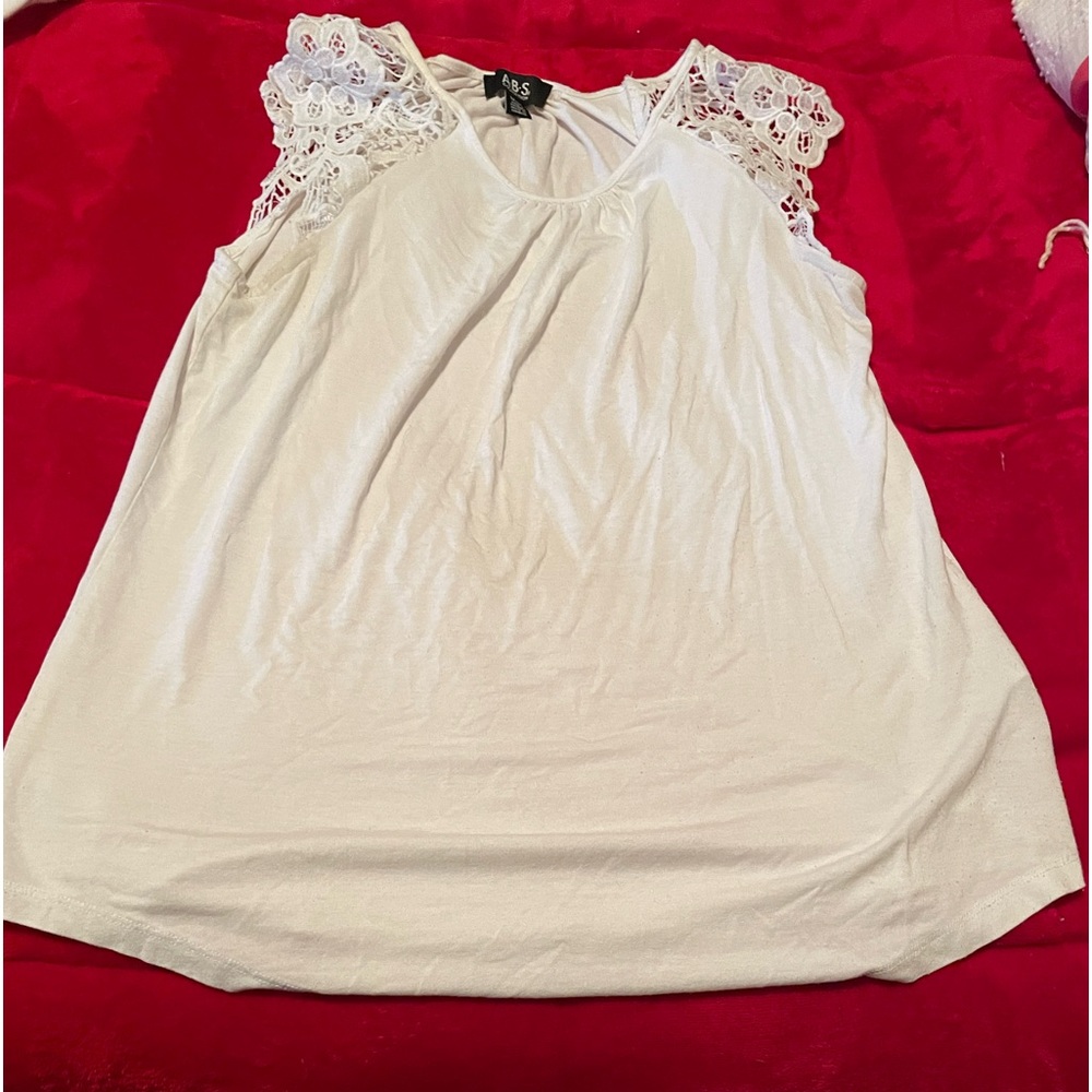 Ladies white medium ABS Collection top with lace sleeves